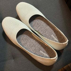 Allbirds Tree Breezers flats, light blue, size 8